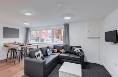 Regent Street, City Centre, Plymouth - Image 2